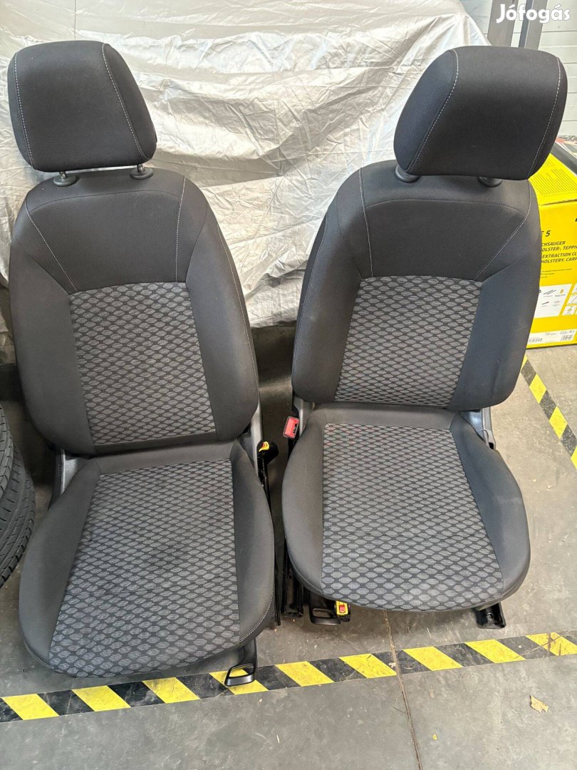 Opel Astra K ülésszett