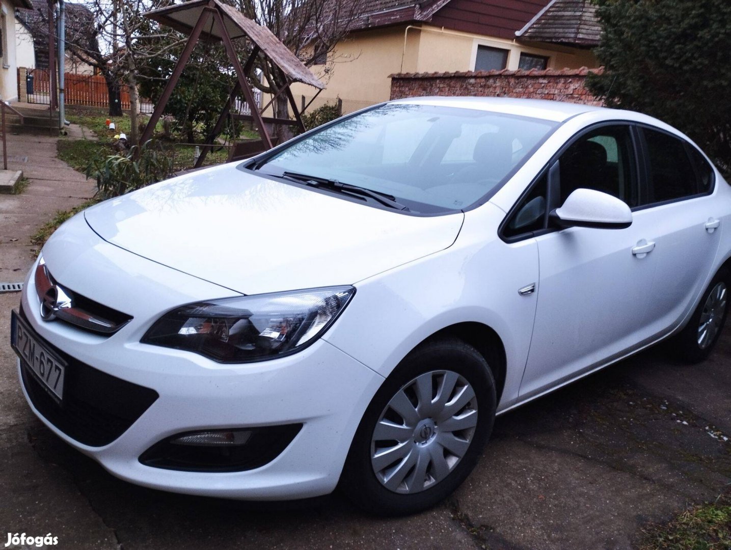 Opel Astra Sedan 1,6 Eladó