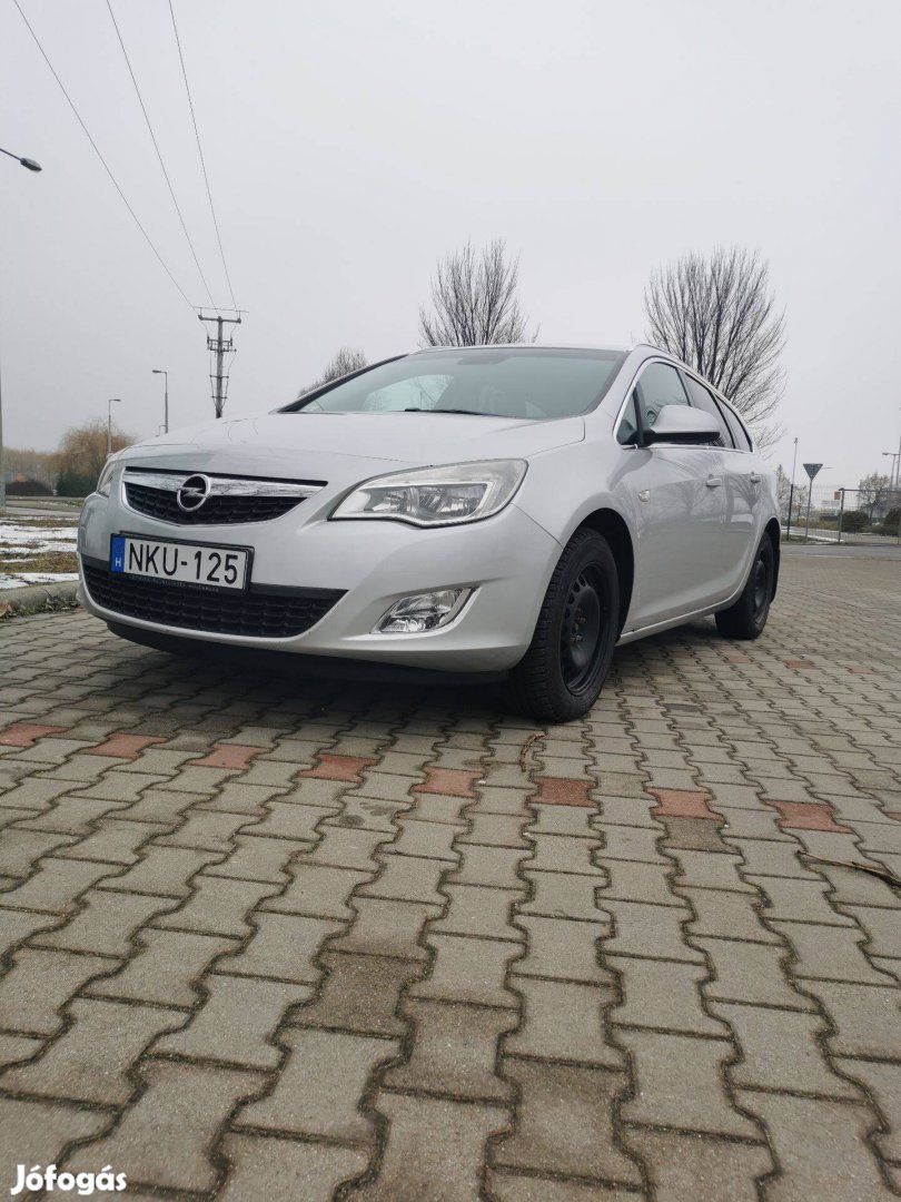 Opel Astra j