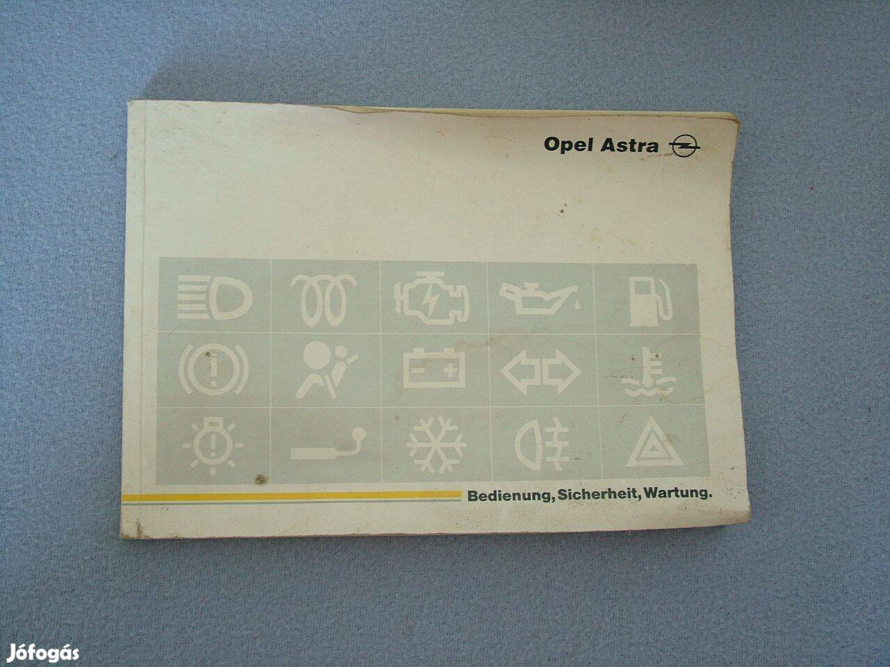 Opel Astra szervízkönyv