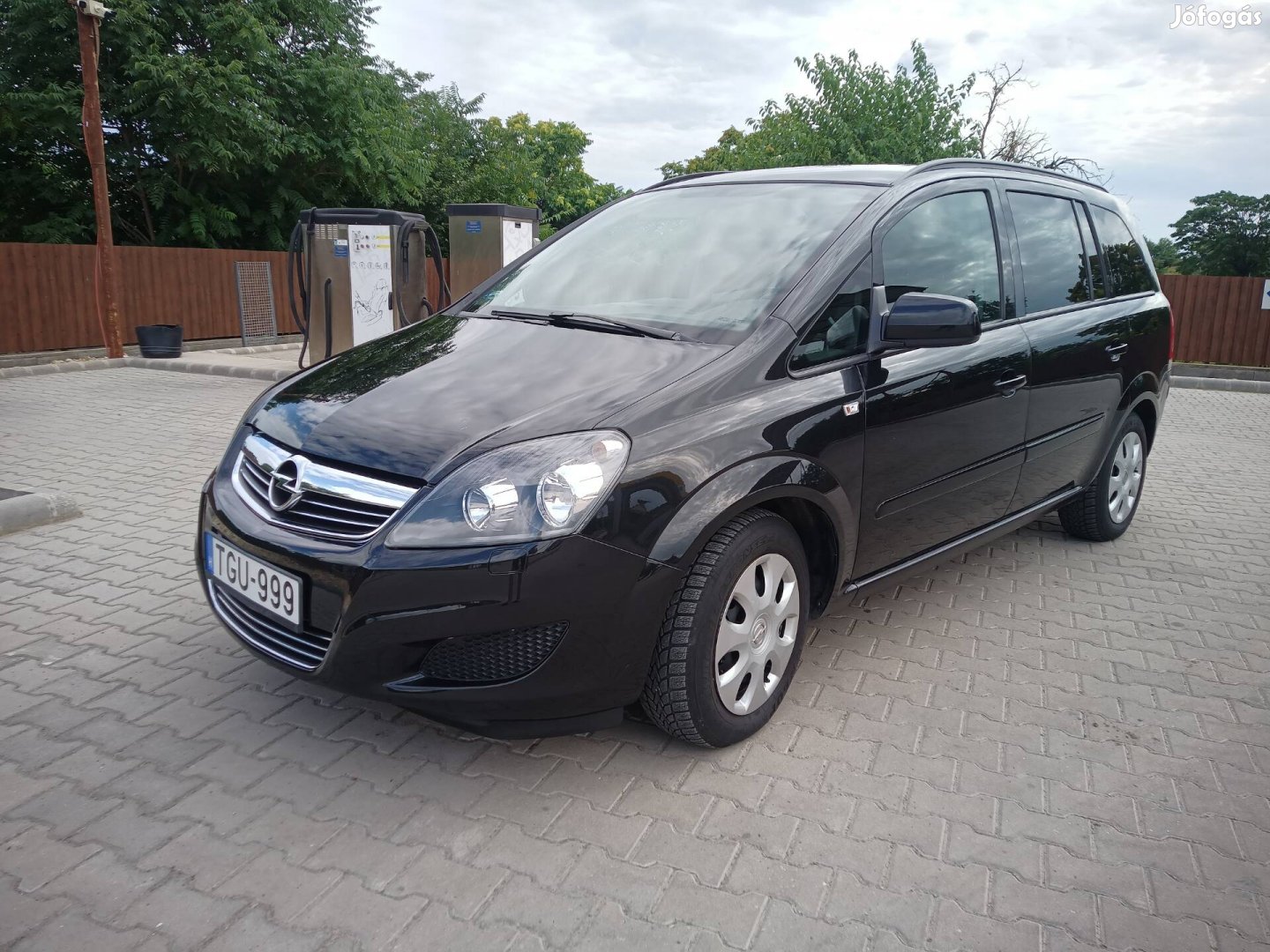 Opel B Zafira 1.6 benzin 7 személyes.