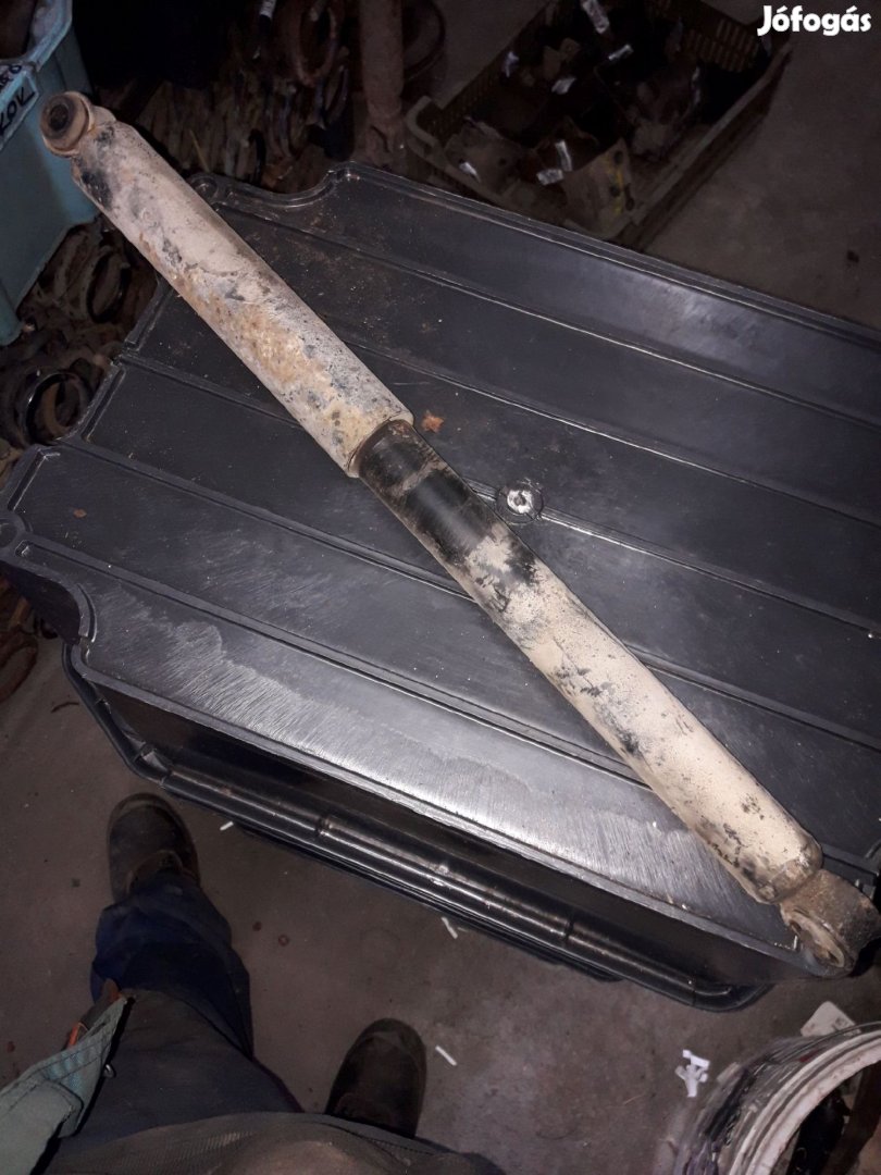 Opel Campo Hátsó Lengéscsillapító