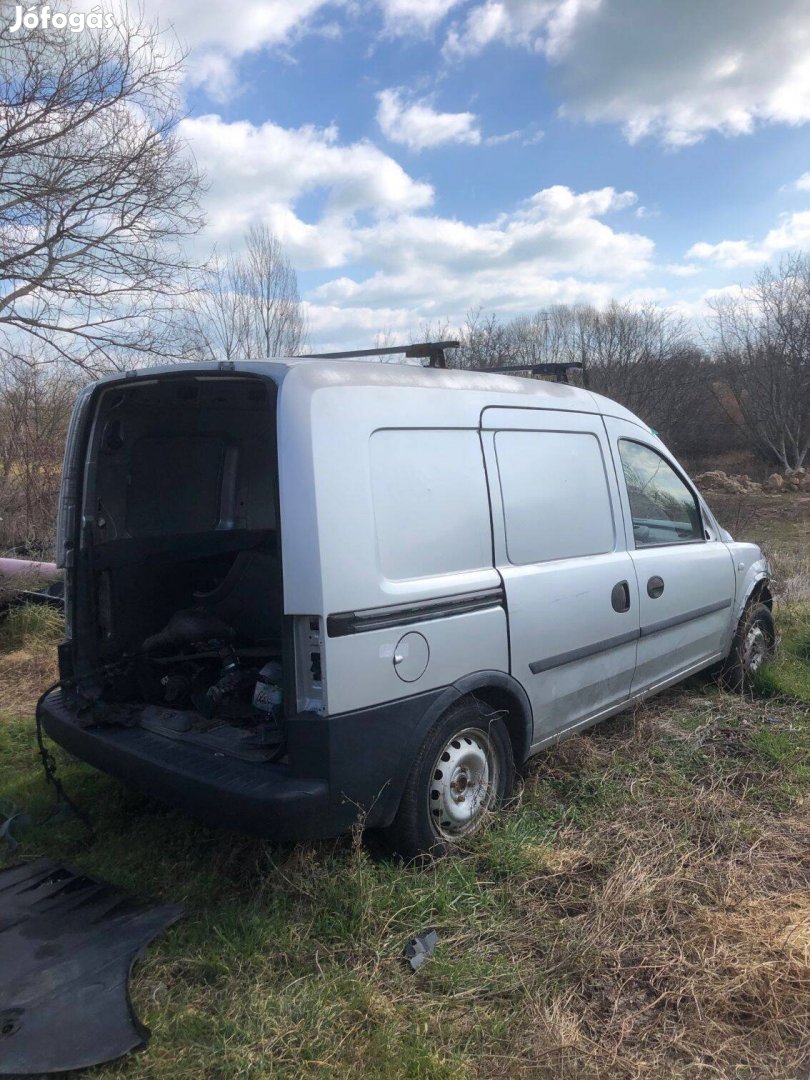 Opel Combo 1.3 CDTi 2006-os, minden alkatrésze eladó