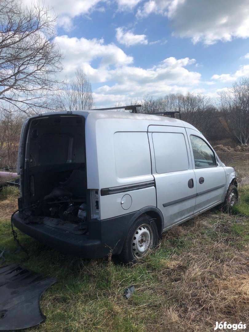 Opel Combo 1.3 CDTi 2006-os, minden alkatrésze eladó