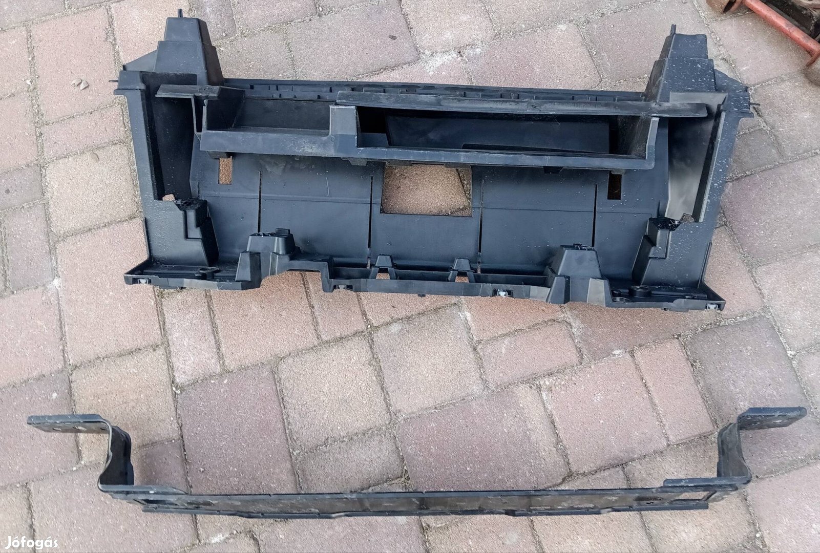 Opel Combo E homlokfal és alsó hűtő tartó