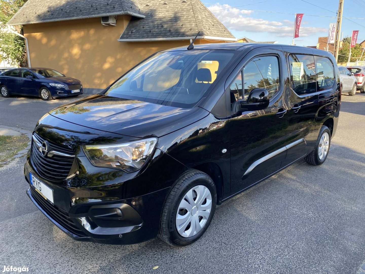 Opel Combo Life 1.2 T Enjoy XL Magyar! Első tul...