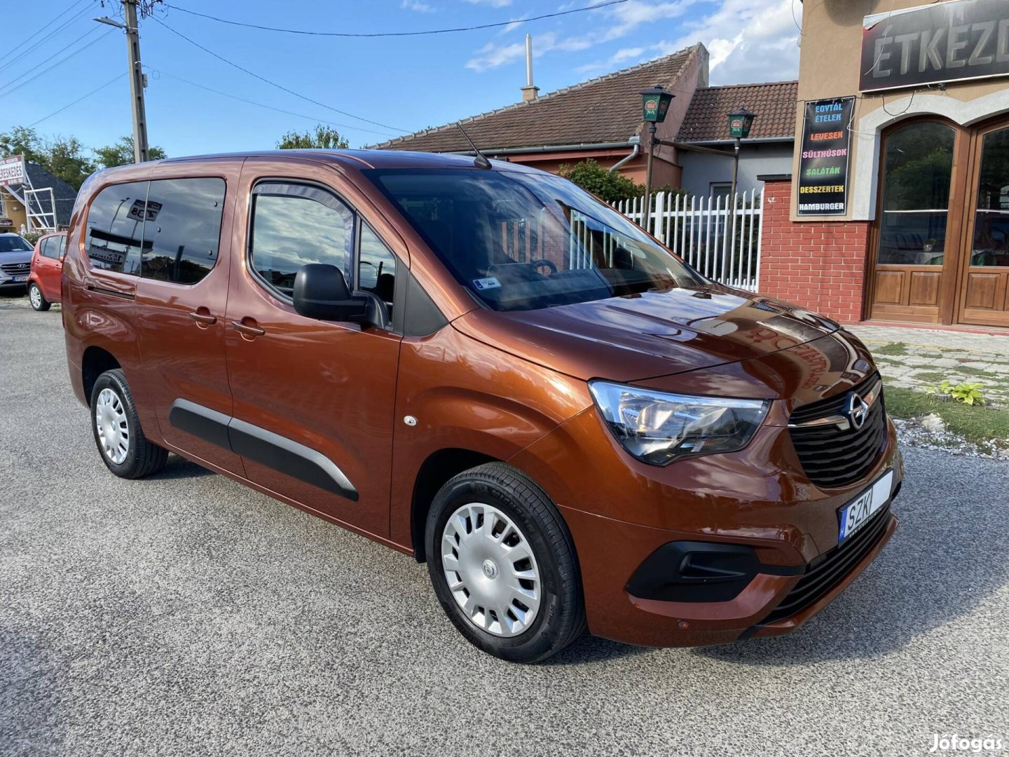 Opel Combo Life 1.2 T Enjoy XL Magyar! Első tul...