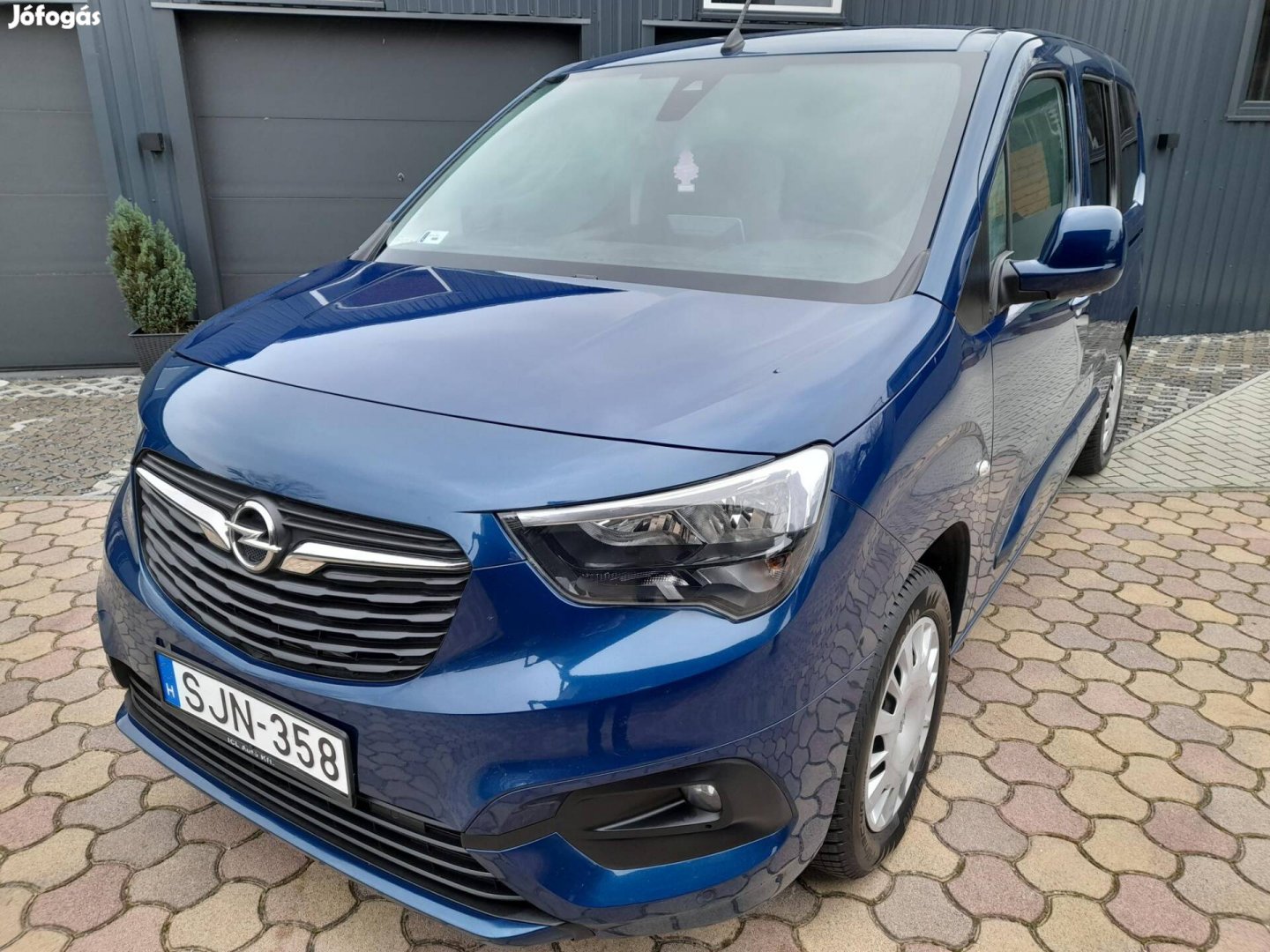 Opel Combo Life 1.2 T Innovation (7 személyes )...