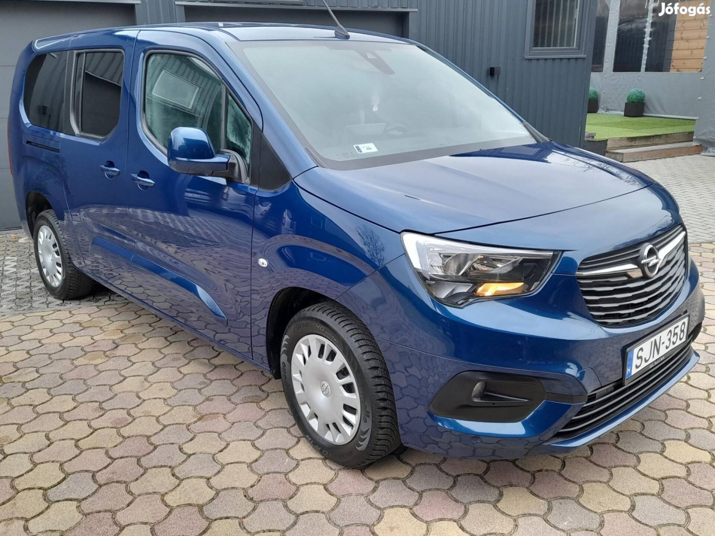 Opel Combo Life 1.2 T Innovation (7 személyes )...