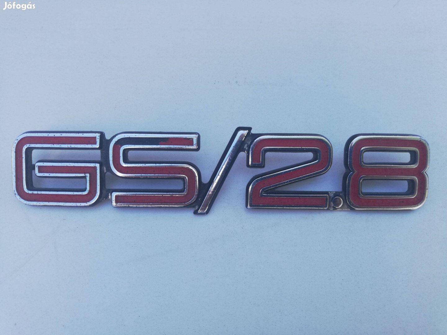 Opel Commodore B embléma