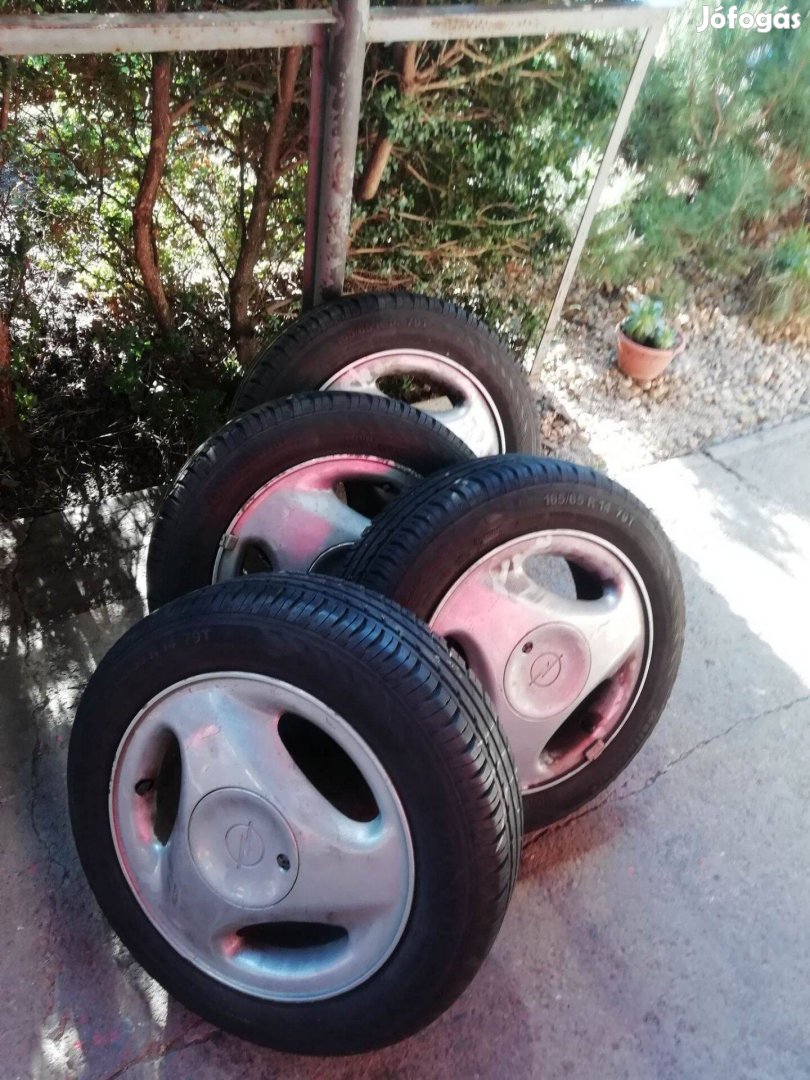 Opel Corsa 14" felni garnitúra eladó!