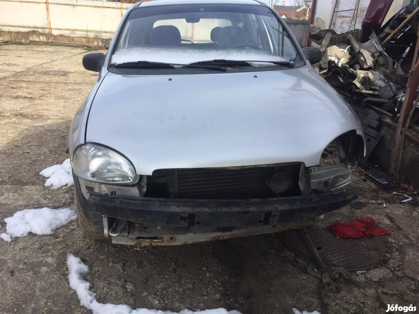 Opel Corsa B 1.0,1.2,1.4b,3-5ajtós alkatrészek