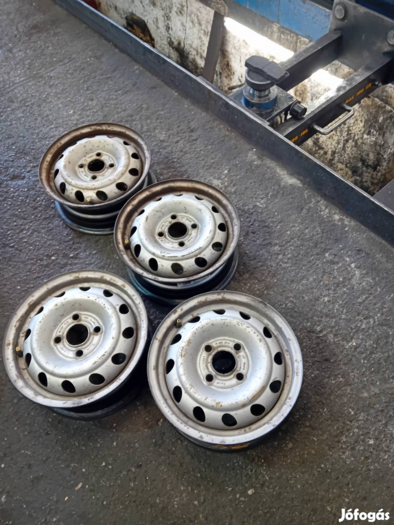 Opel Corsa B Astra F 13"os lemezfelnigarnitúra eladó