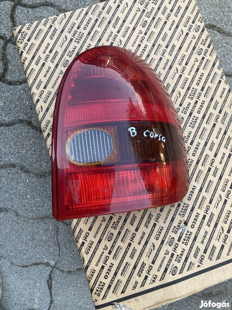 Opel Corsa B jobb hátsó lampa újszerű állapotban