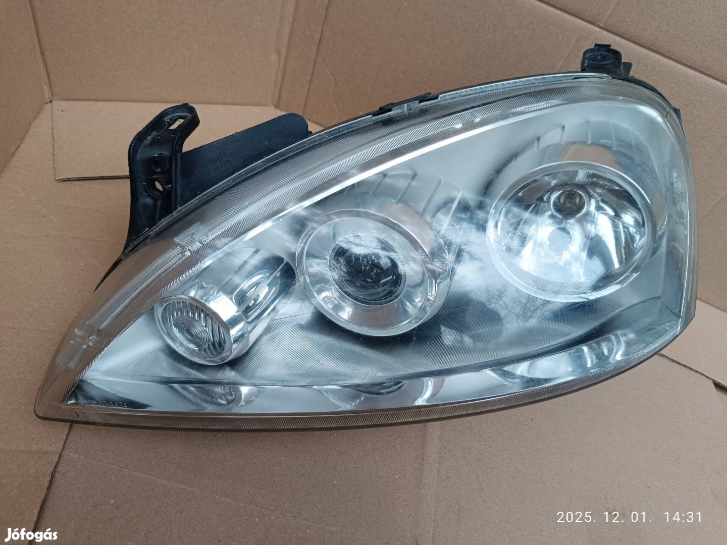 Opel Corsa C első fényszóró 