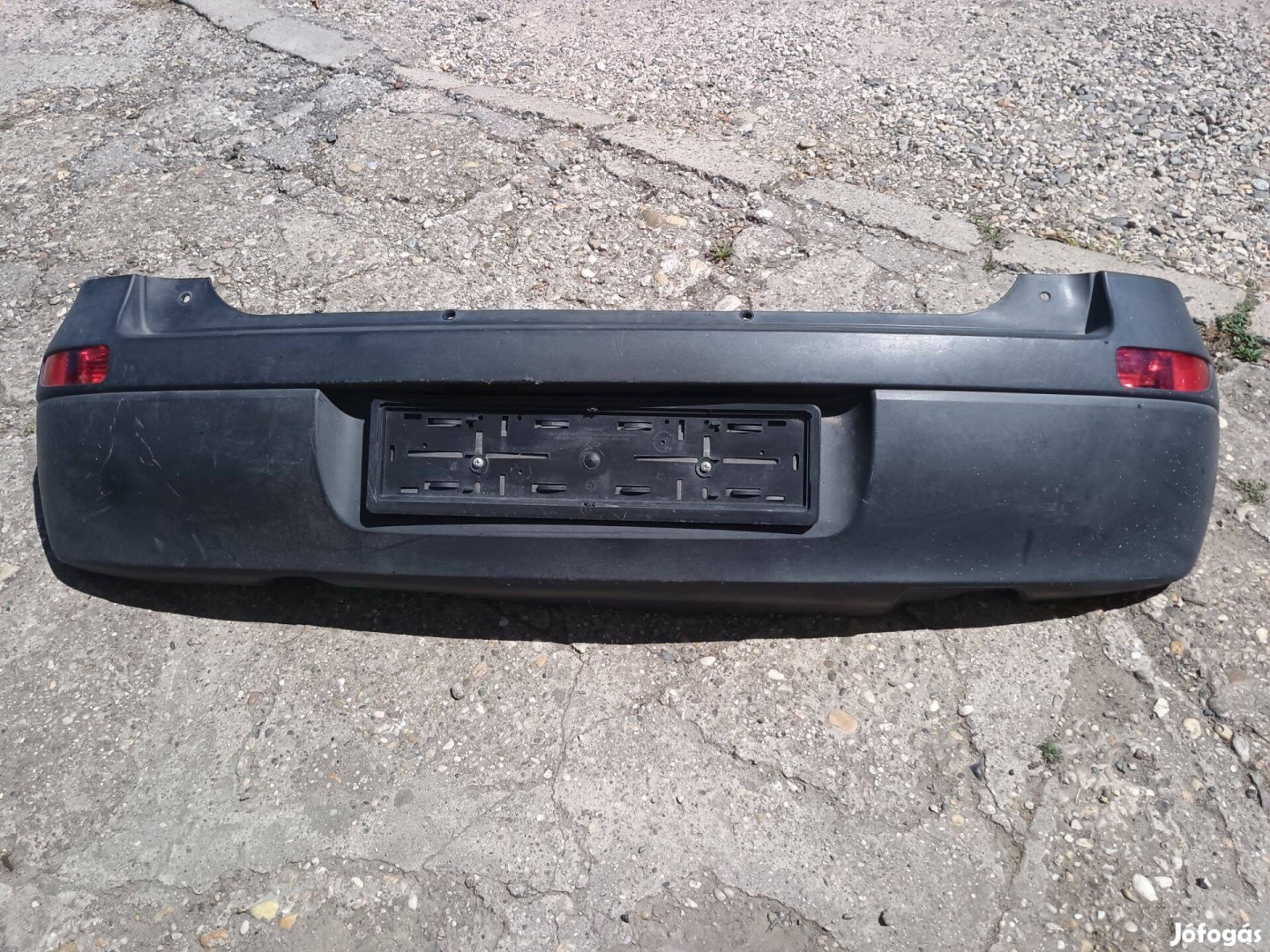 Opel Corsa C hátsó lökhárító részeivel