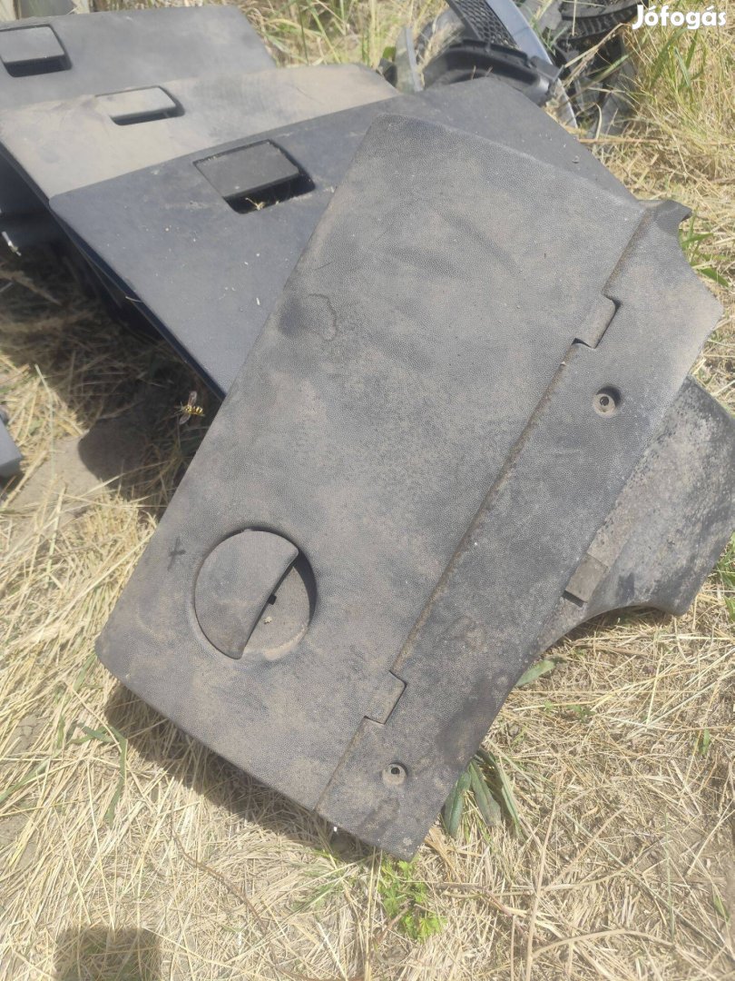 Opel Corsa C kesztyű tartó