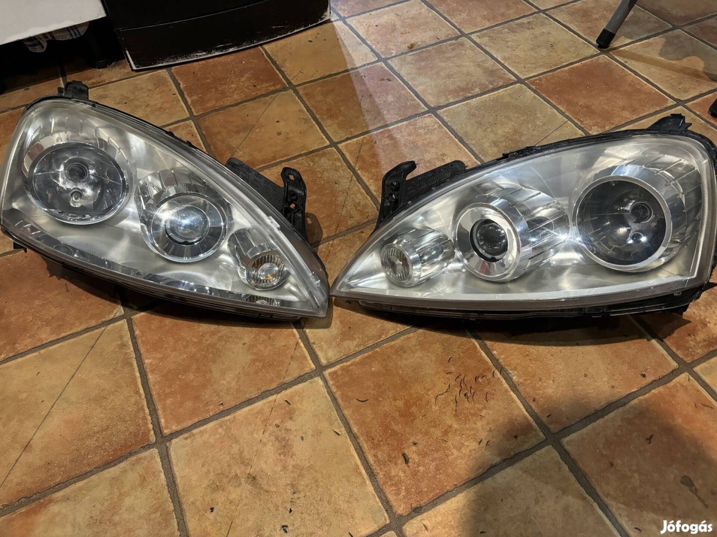 Opel Corsa C projektoros lampa fenyszoro elado