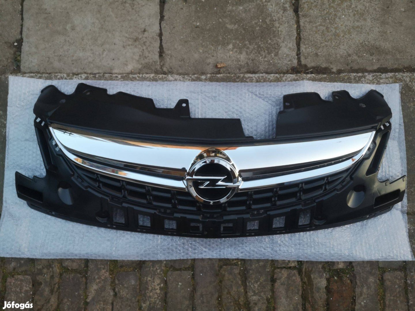 Opel Corsa D facelift hűtőrács