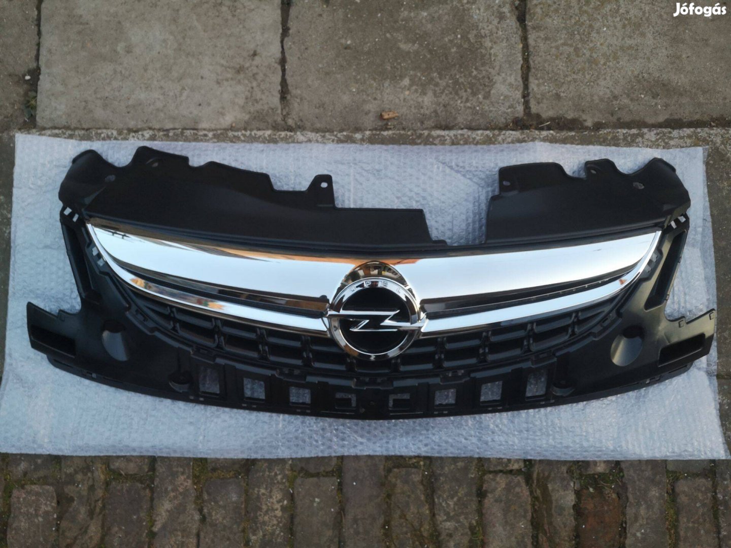Opel Corsa D facelift hűtőrács