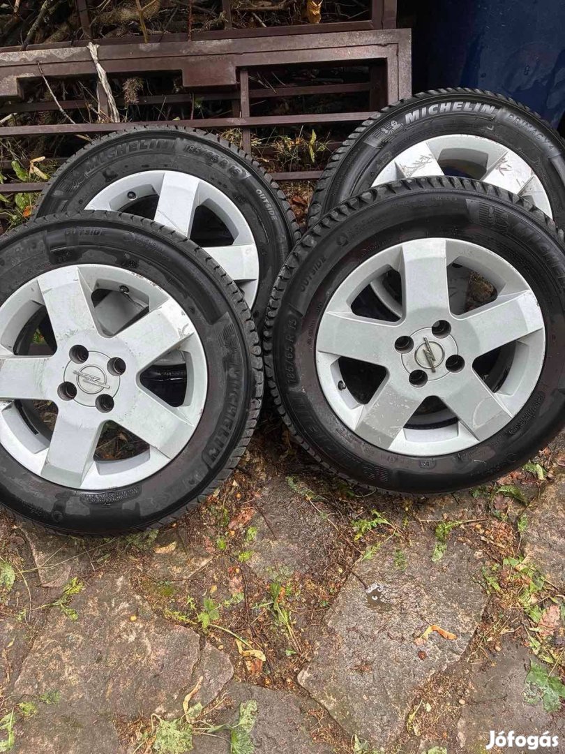 Opel Corsa D felnire szerelt Michelin nyári gumi 185/65 R 15