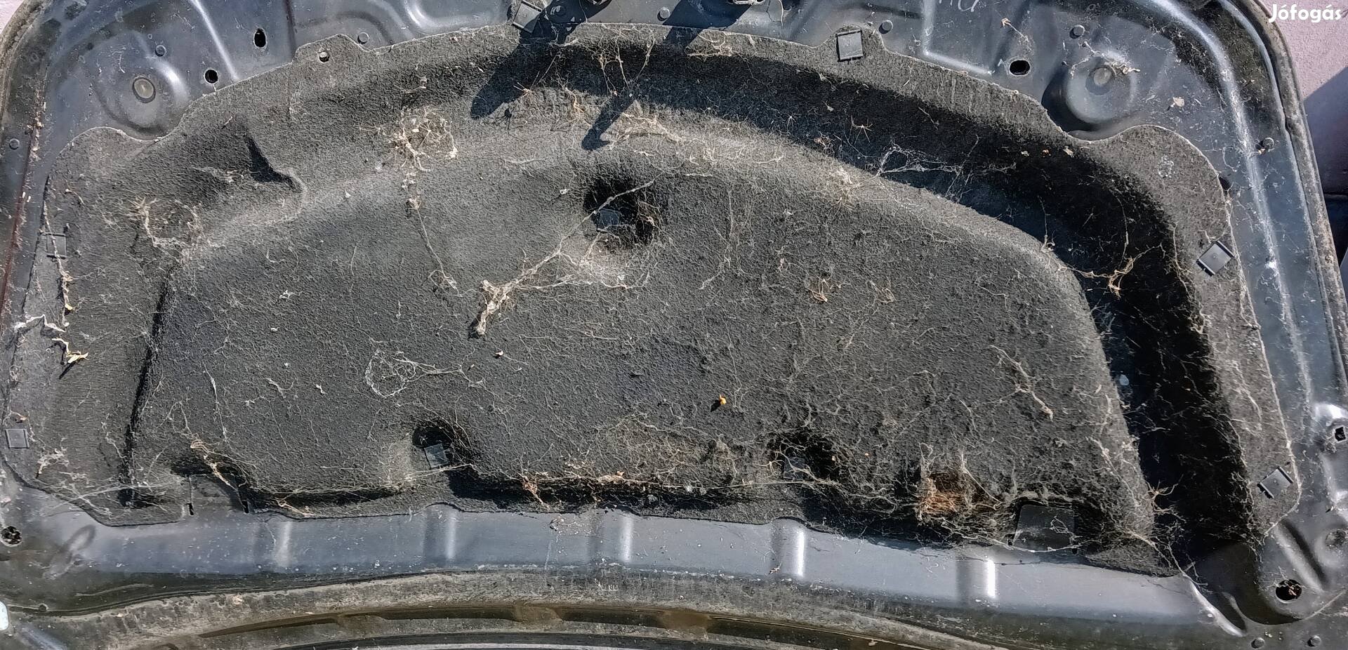 Opel Corsa D géptetőbe zajcsillapító paplan patentokkal együtt