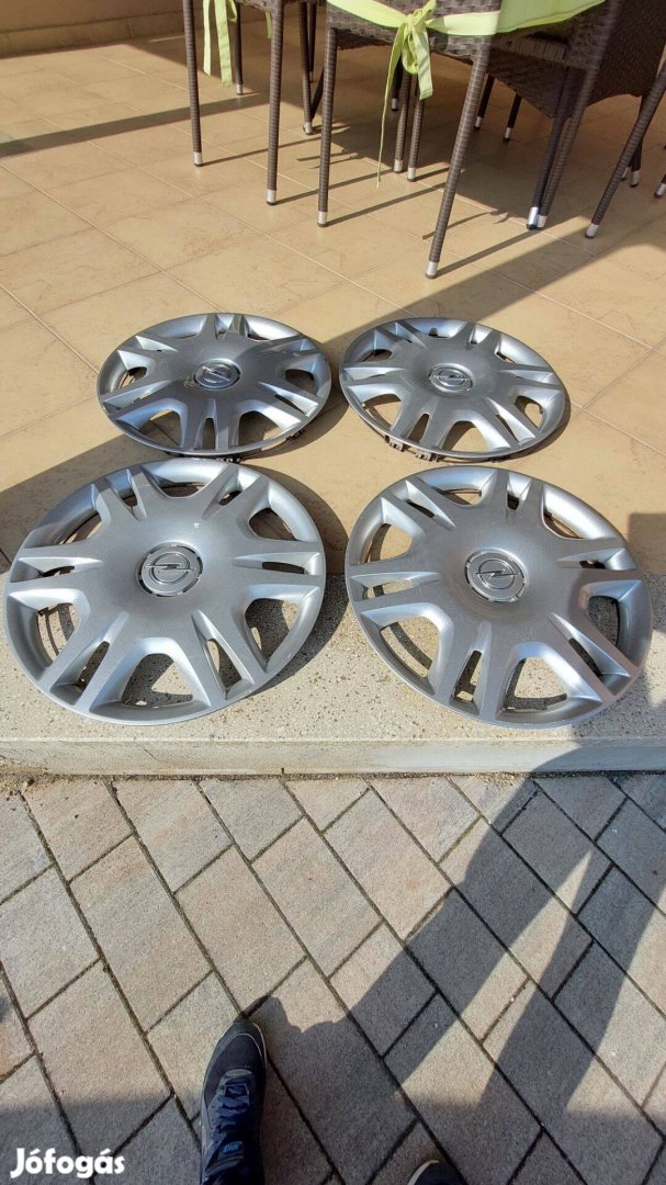 Opel Corsa D gyári 16" disztárcs garnitúra