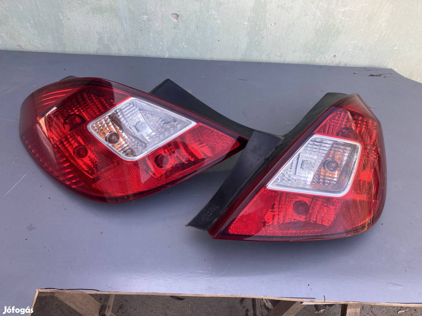 Opel Corsa D hátsó lámpa 