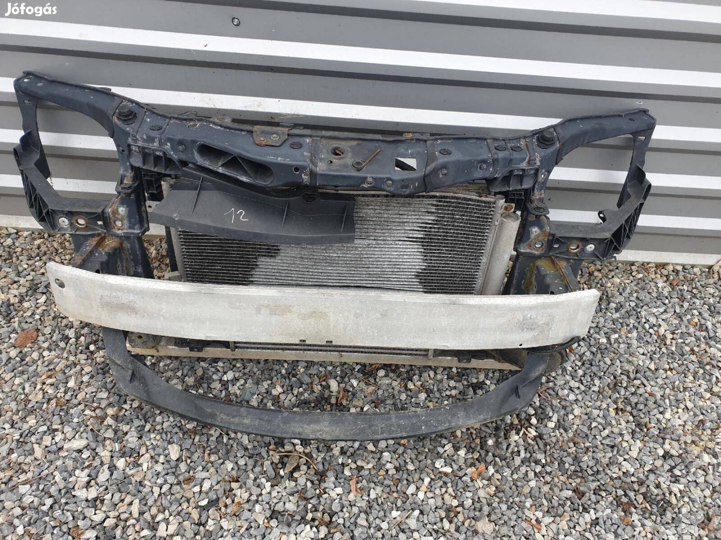 Opel Corsa D homlokfal zárhíd