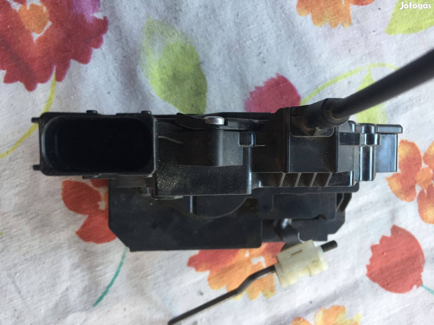 Opel Corsa D jobb hátsó ajtózár eladó!