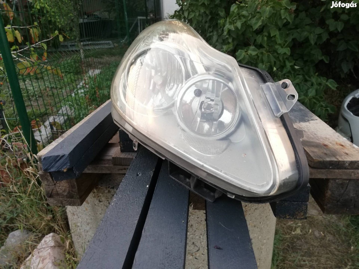 Opel Corsa D jobb oldali utángyártott fényszóró. 