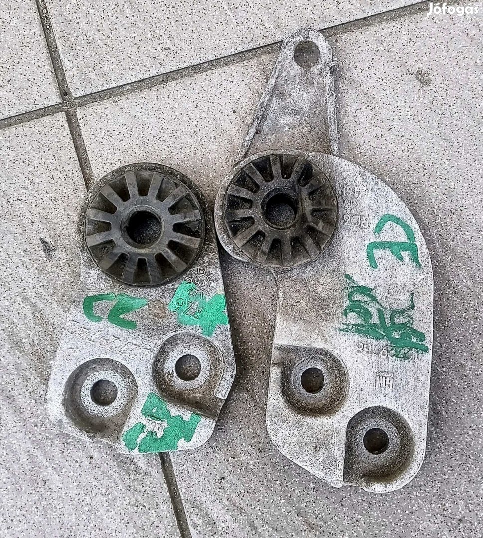 Opel Corsa E hűtőtartó fül