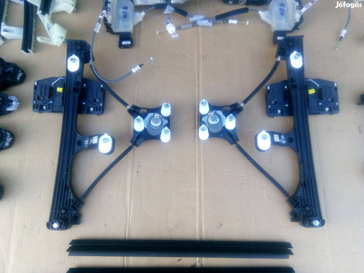 Opel Corsa F hátsó ablakemelő