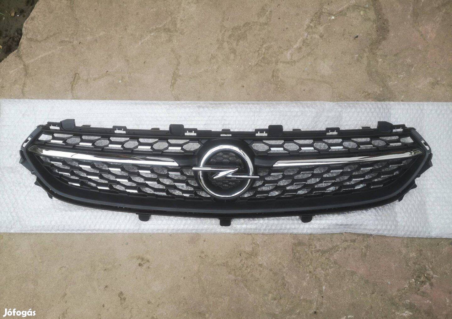 Opel Corsa F hűtőrács