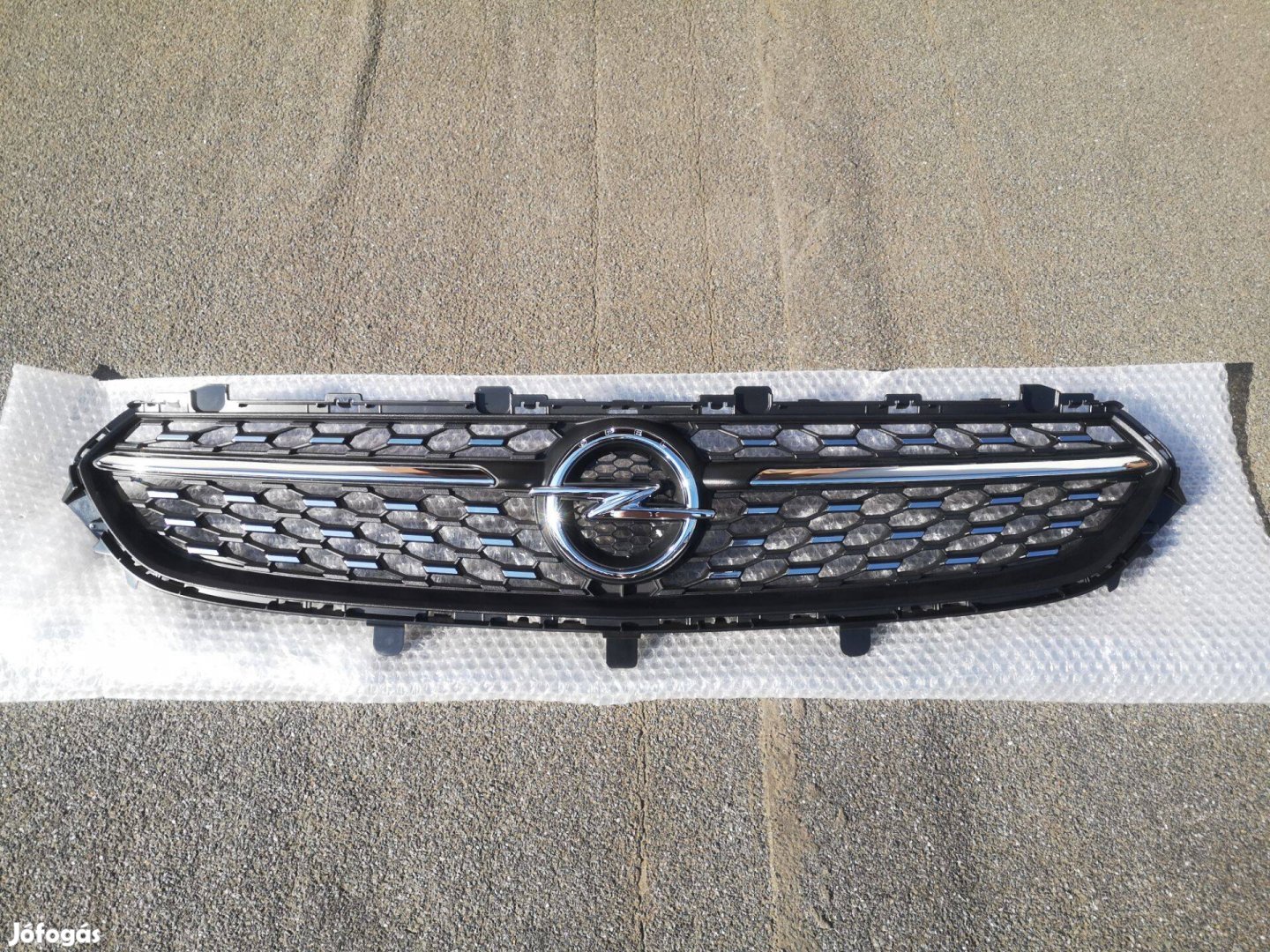 Opel Corsa F hűtőrács