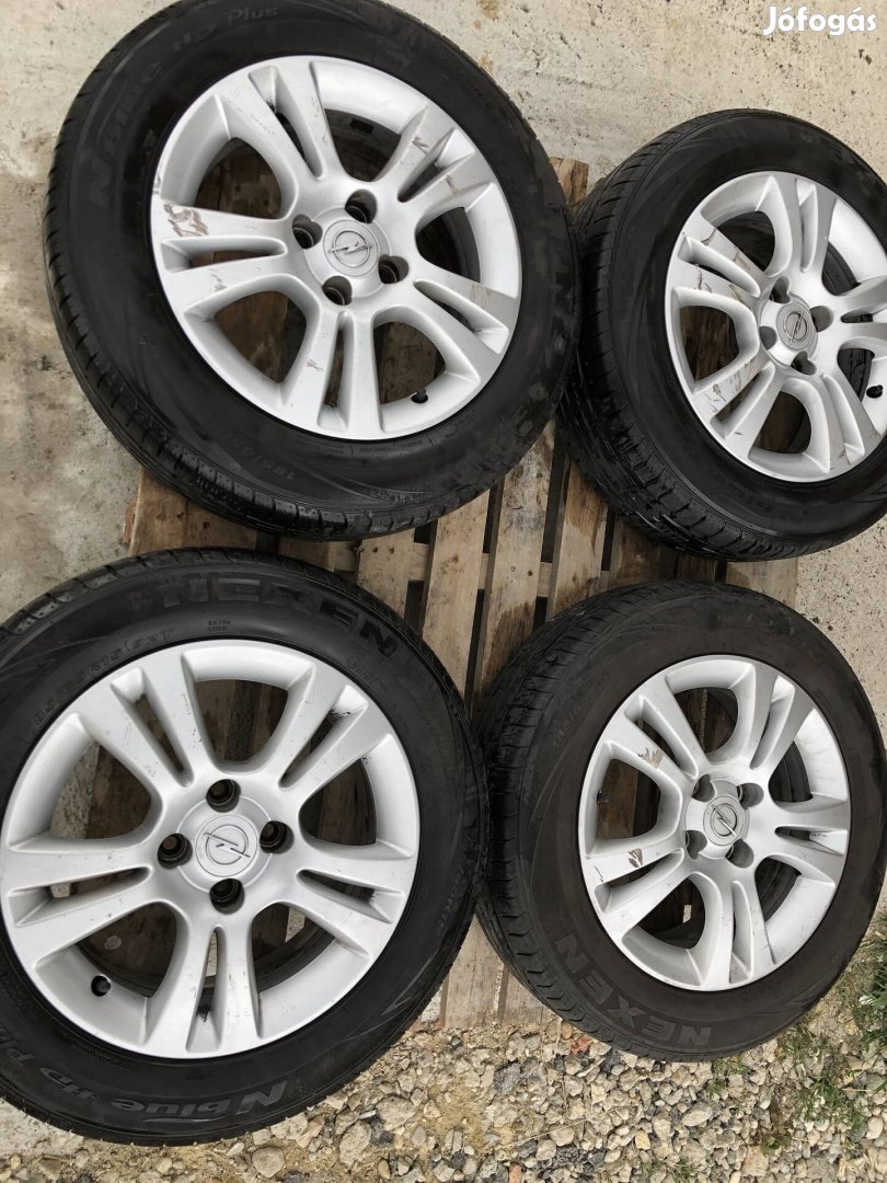 Opel Corsa Meriva Astra 4x100 15" alufelni felni nyarigumikkal