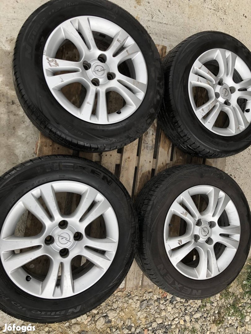 Opel Corsa Meriva Astra 4x100 15" alufelni felni nyarigumikkal