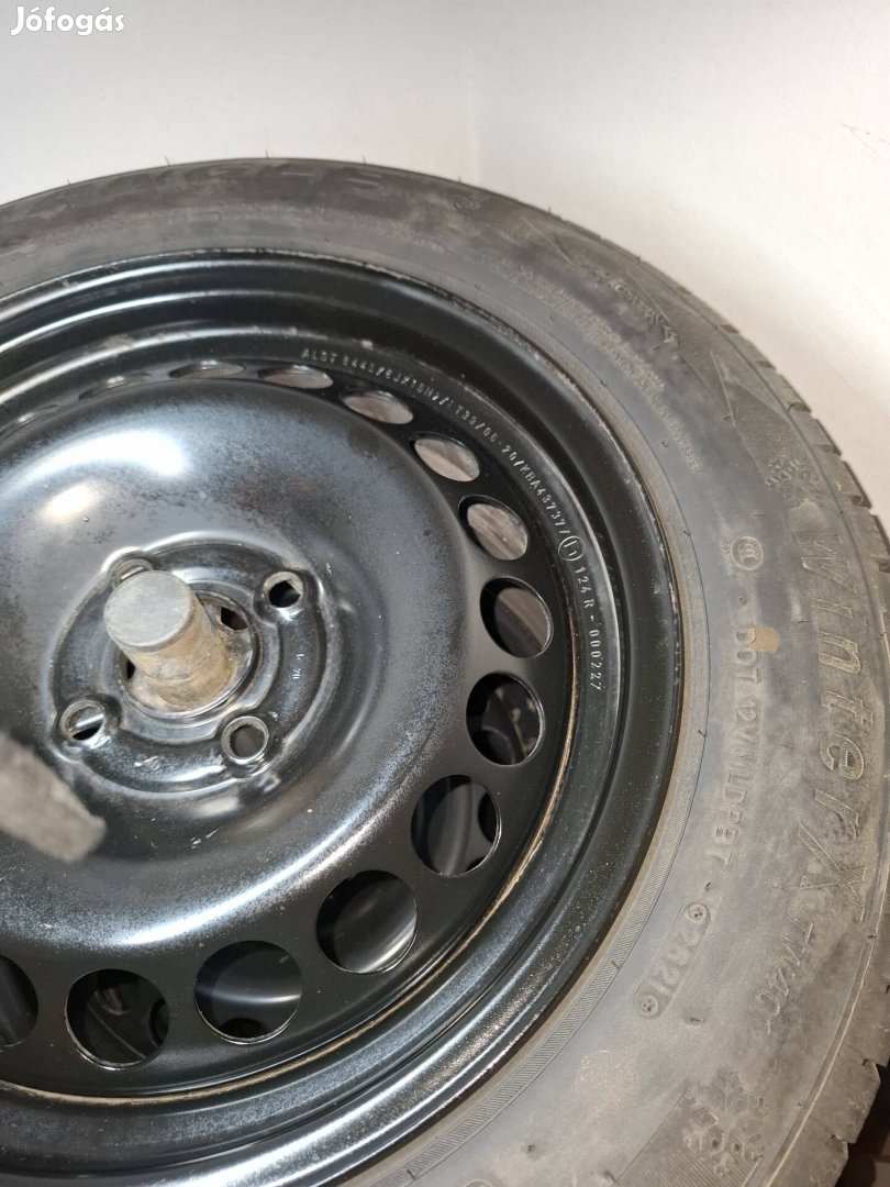 Opel Corsa acél felni téli gumival 