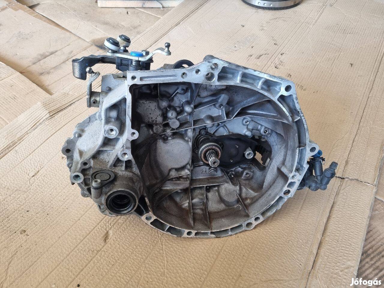 Opel Crossland X 1.2 Váltó 8359 9812128610