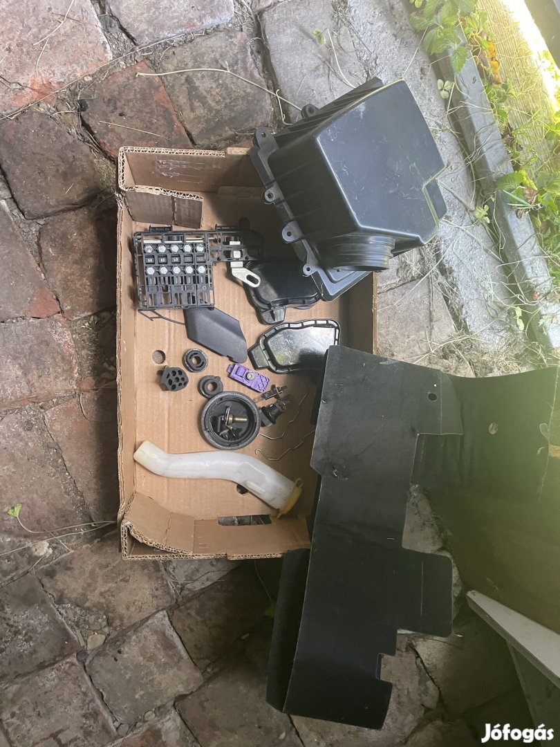 Opel D corsa maradék alkatrészek 