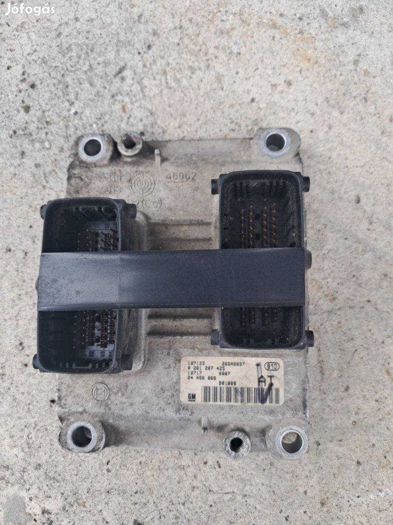 Opel ECU motorvezérlő Bosch szám: 0 261 207 425