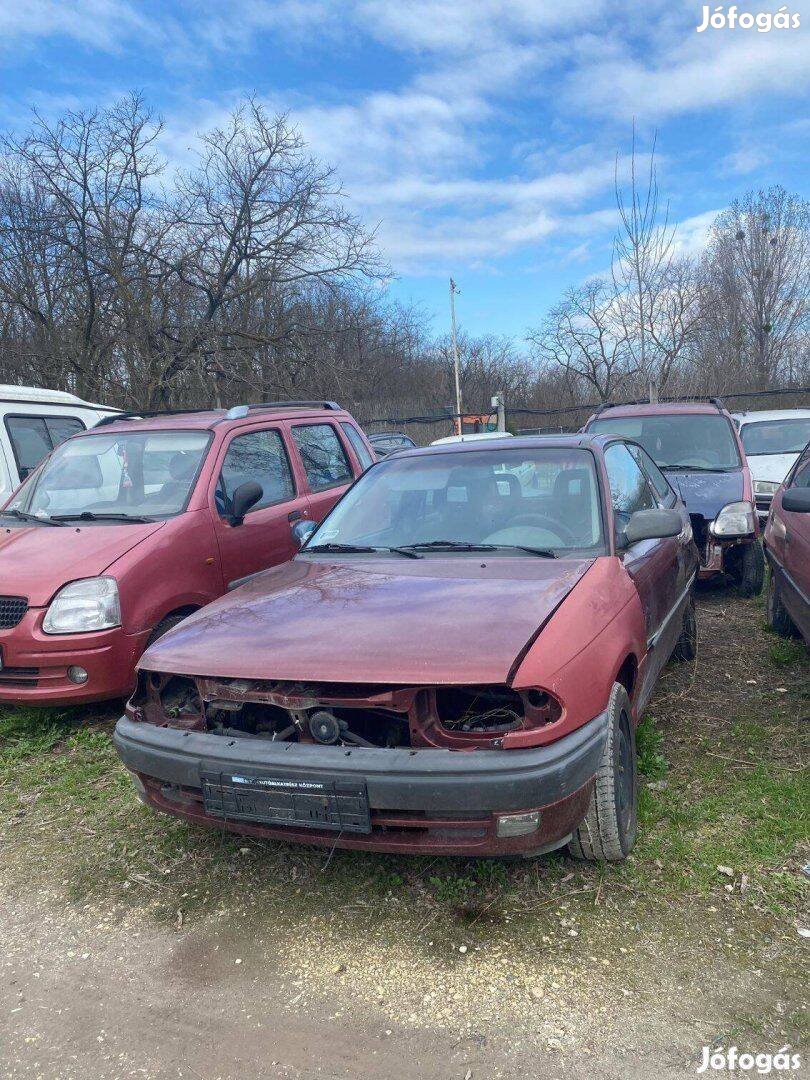 Opel F Astra bontott alkatrészek