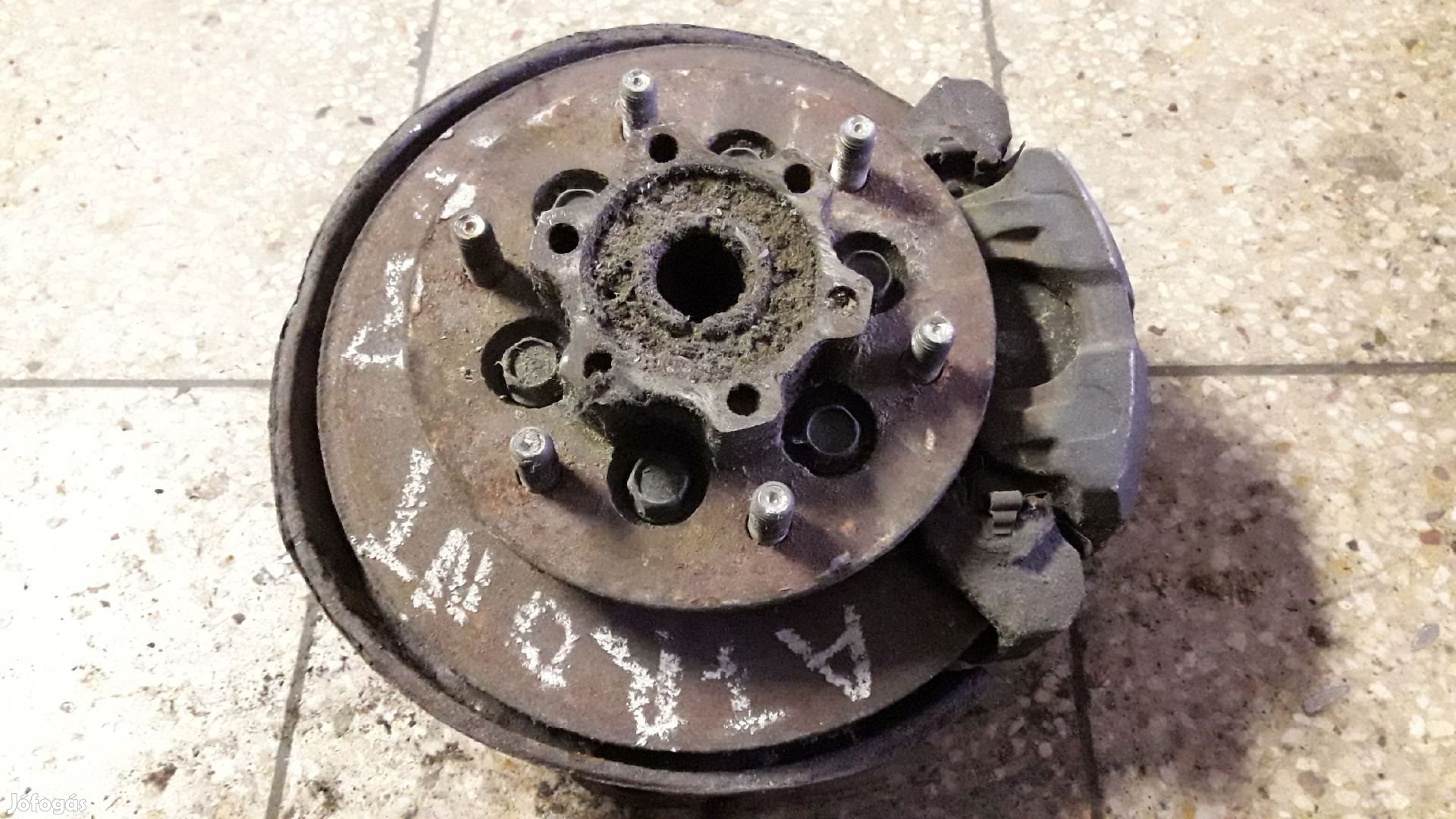 Opel Frontera A Bal Első Csonkállvány Kerékaggyal Féknyereg