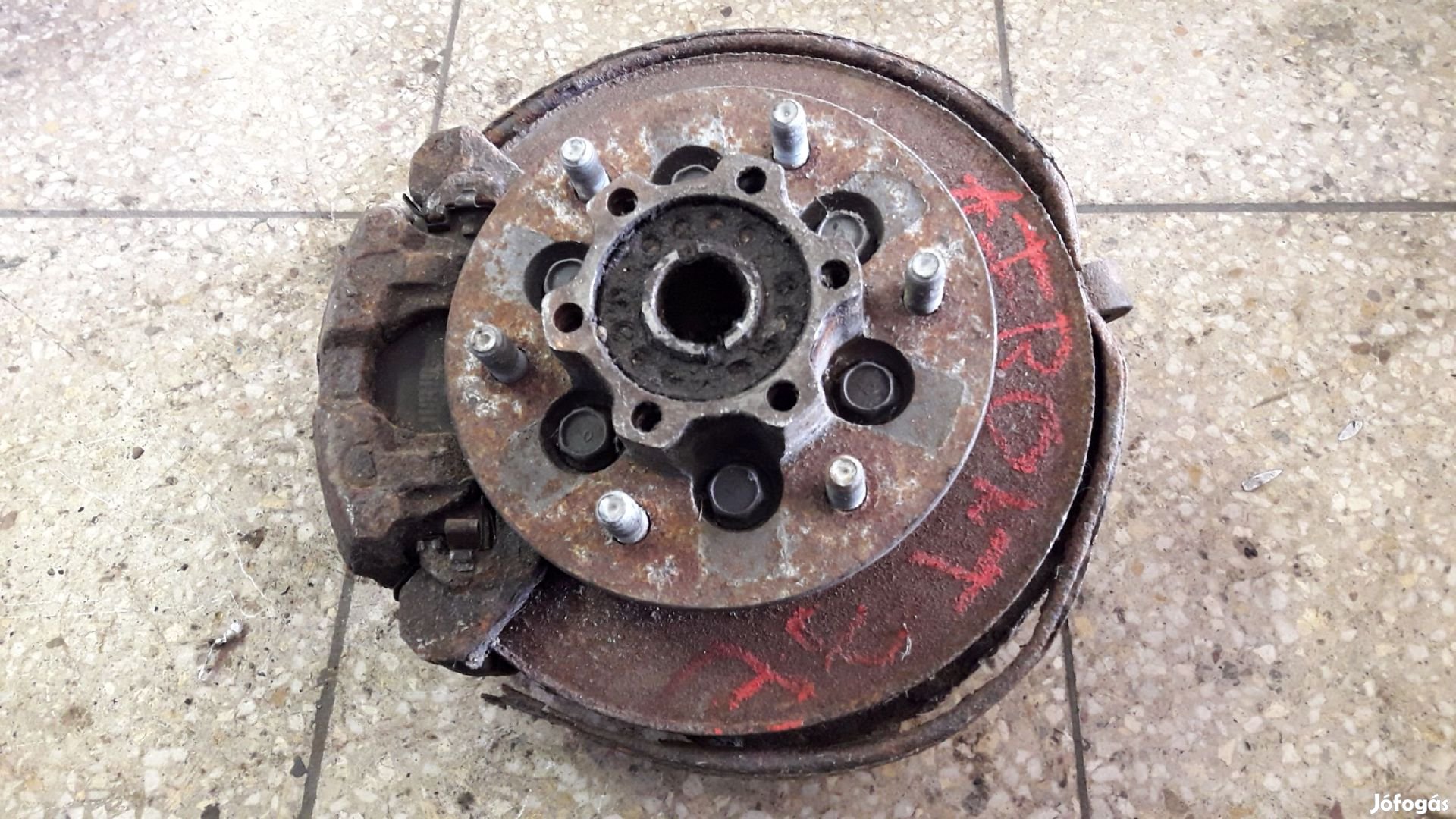 Opel Frontera A Jobb Első Csonkállvány Kerékaggyal Féknyereg