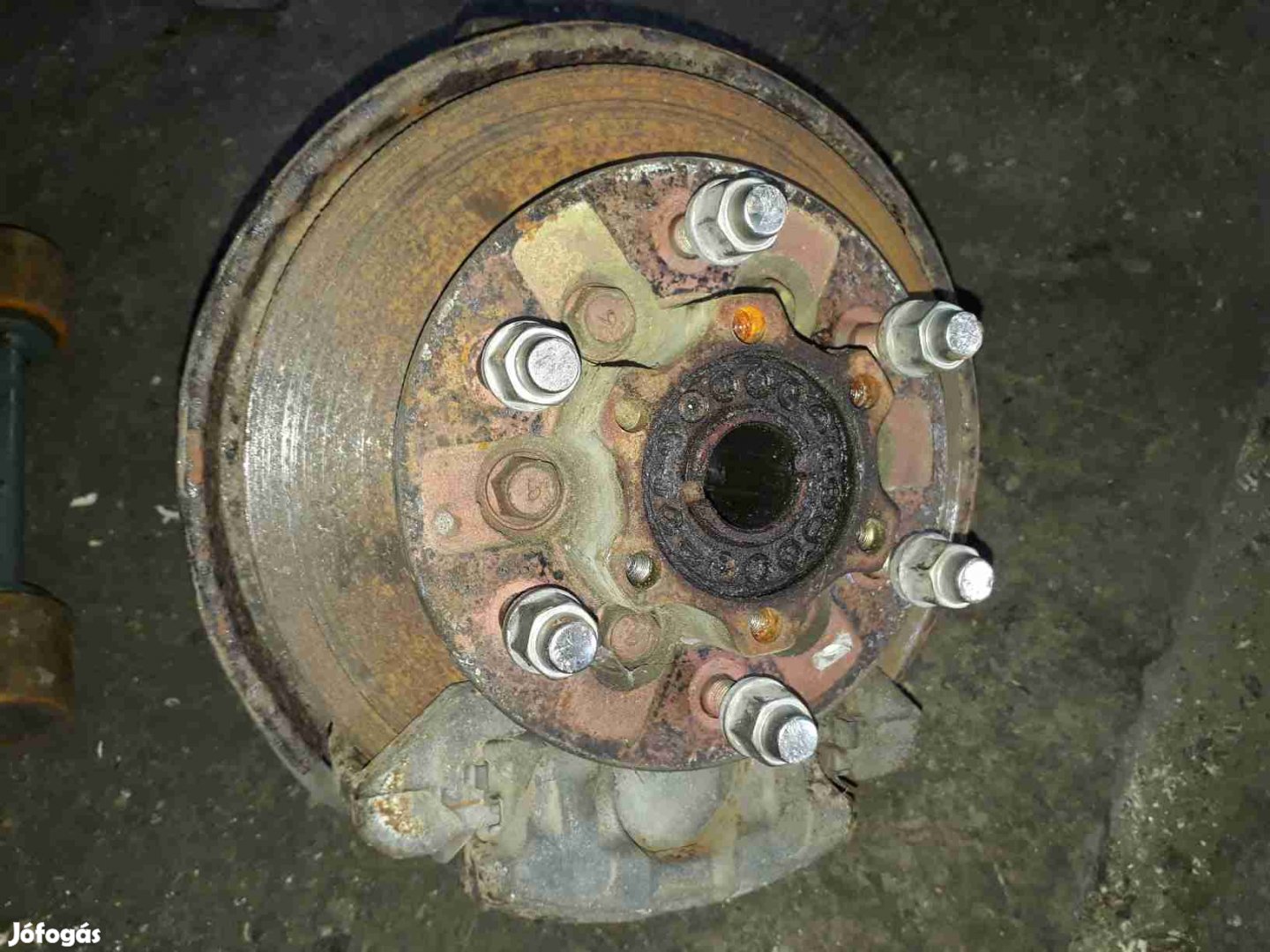 Opel Frontera A Jobb Első Csonkállvány Kerékaggyal Féknyereg