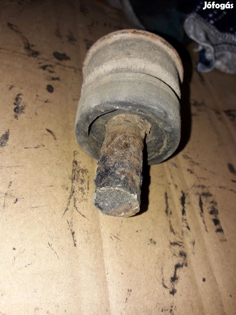 Opel Frontera A Kasztni Tartó Bak