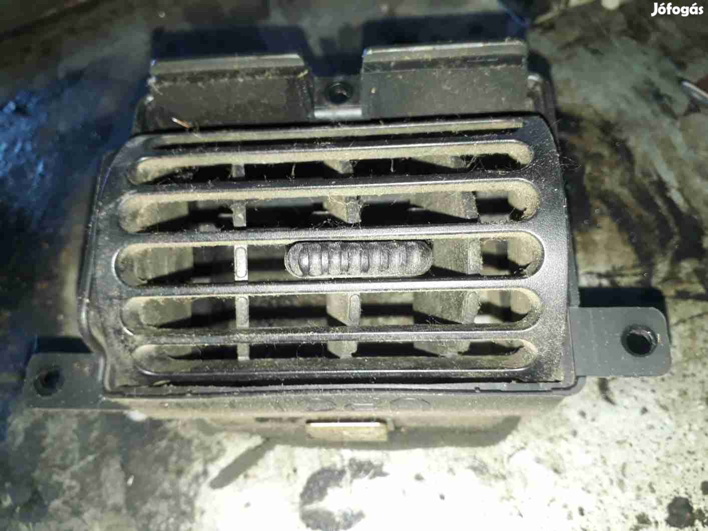 Opel Frontera B Bal Középső Szellőző