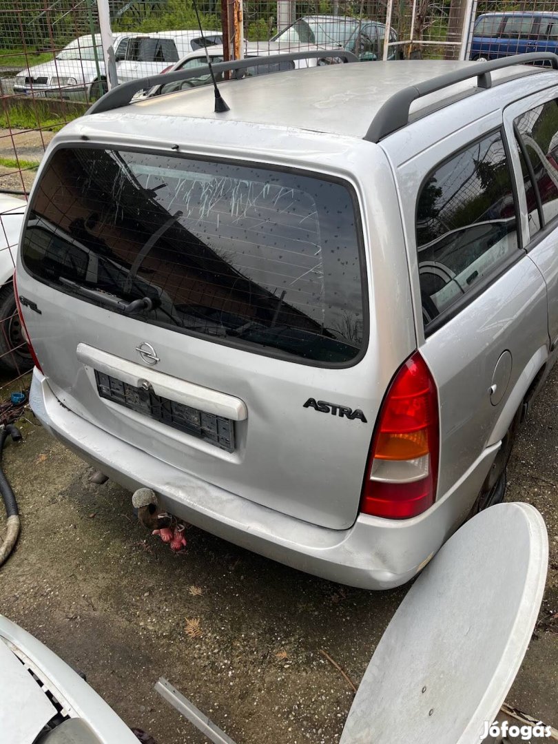 Opel G Astra Kombi alkatrészek!