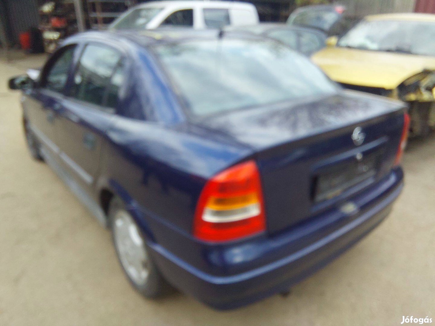 Opel G Astra karosszéria elemei sedan Z282