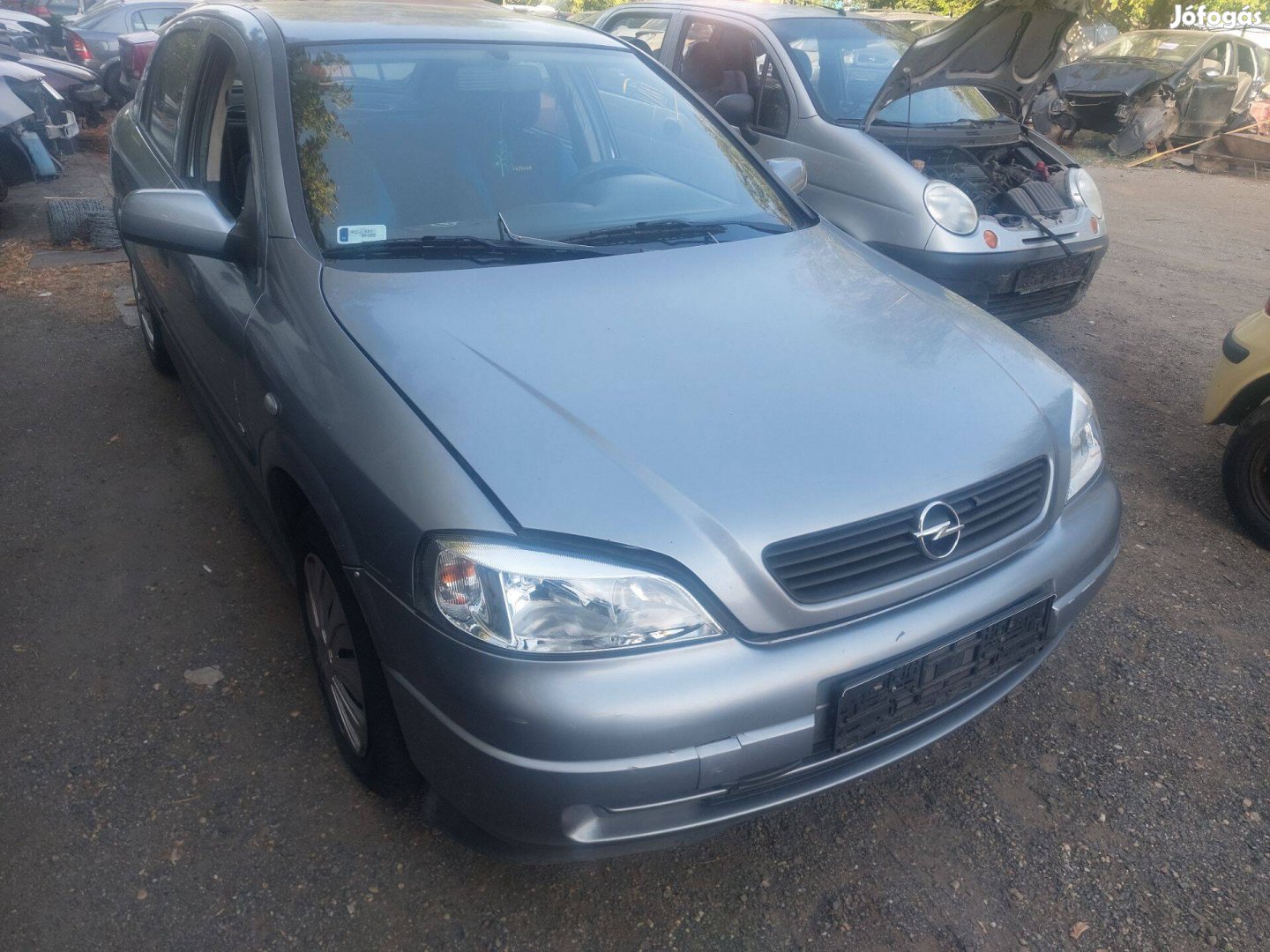Opel G Astra karosszéria elemei szürke